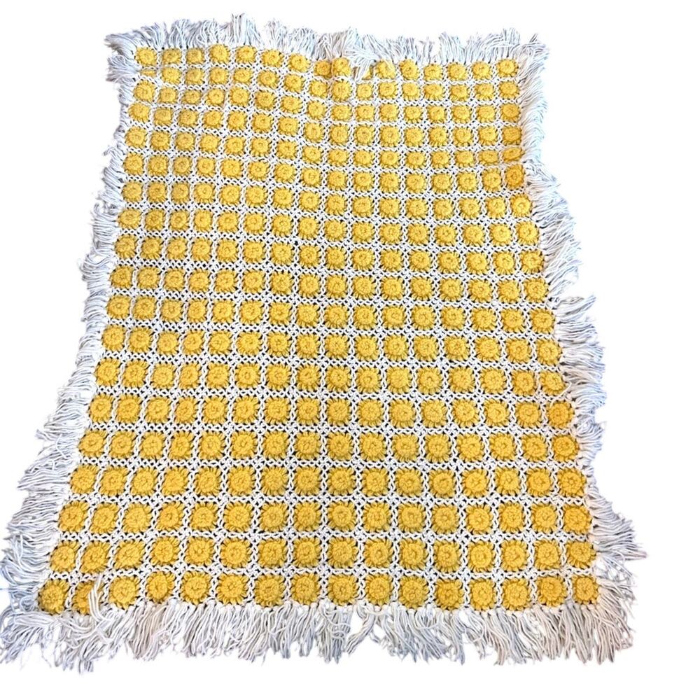 Vintage Handmade Crochet Bobble Flower Afghan Throw Yellow White Fringe 58x49